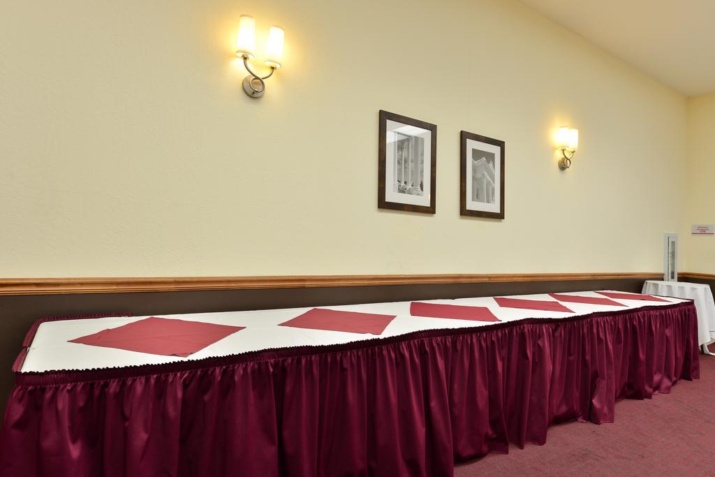 Hawthorn Hotel 3*