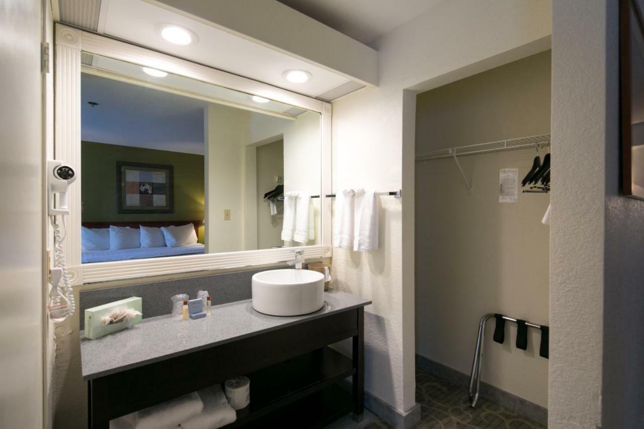 Hawthorn Hotel 3*