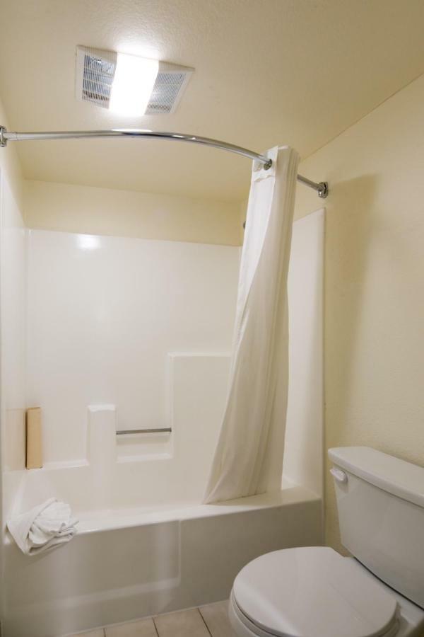 Hawthorn Hotel 3*